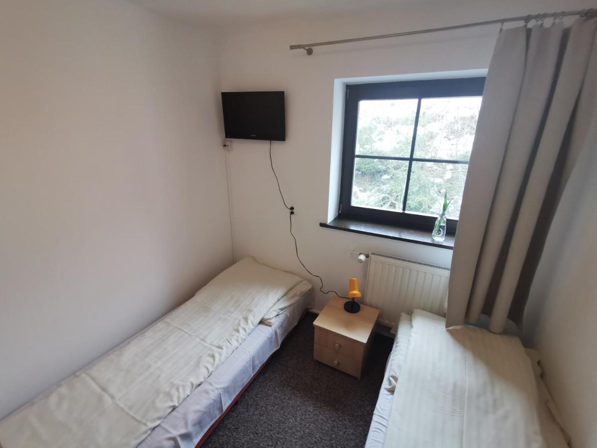 Straszny Dwor Hotel Duszniki Zdroj Ruang foto