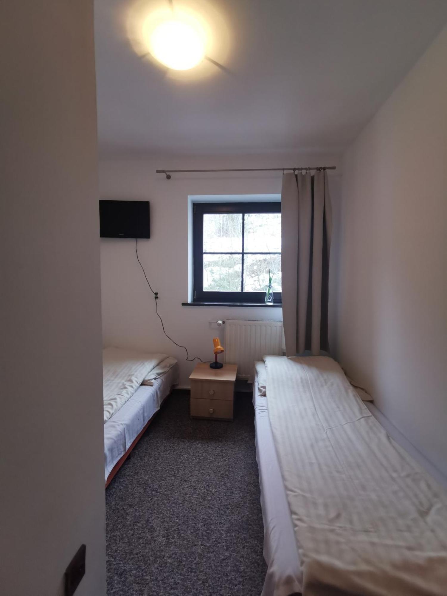 Straszny Dwor Hotel Duszniki Zdroj Ruang foto
