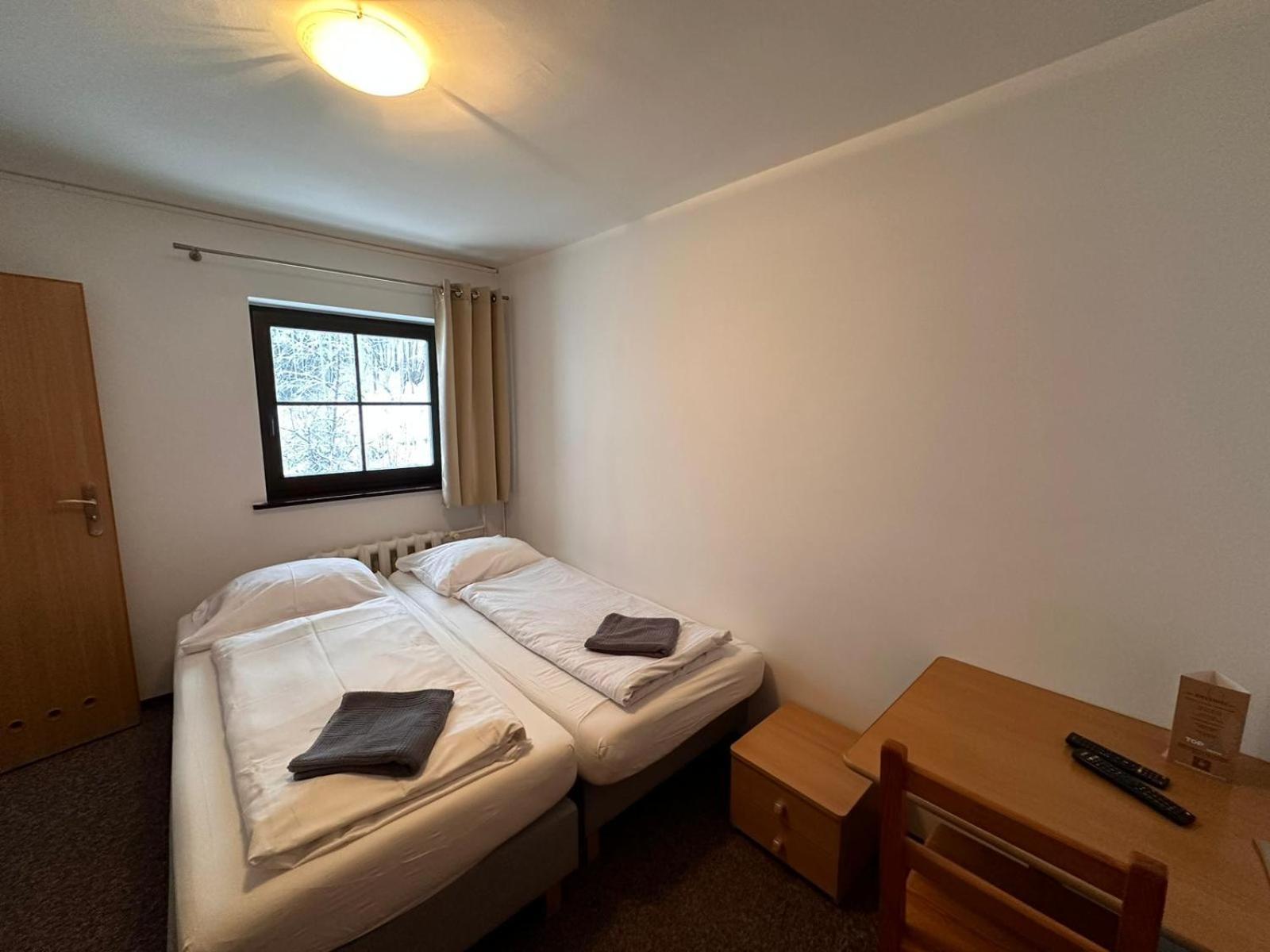 Straszny Dwor Hotel Duszniki Zdroj Ruang foto
