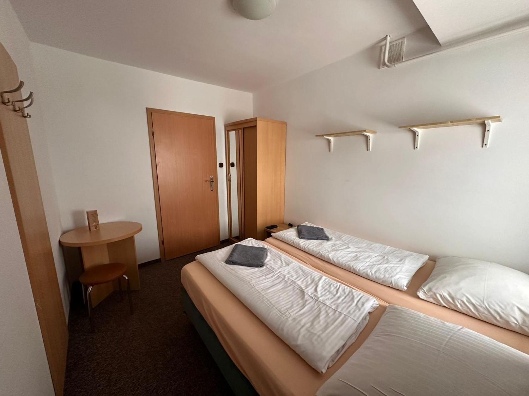 Straszny Dwor Hotel Duszniki Zdroj Ruang foto