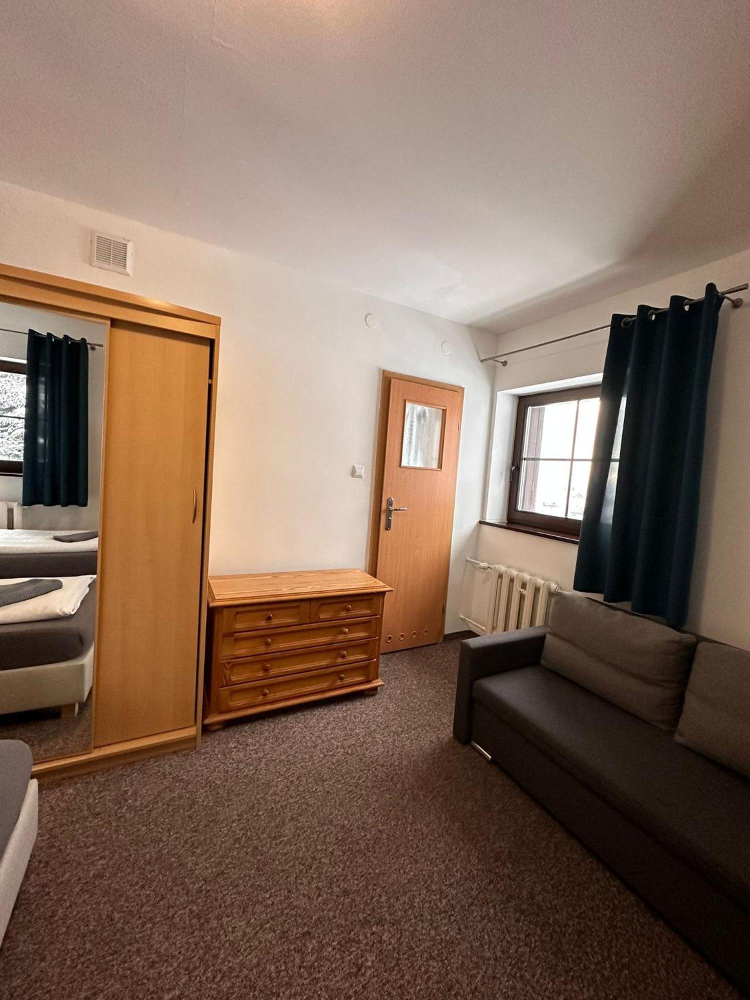Straszny Dwor Hotel Duszniki Zdroj Ruang foto