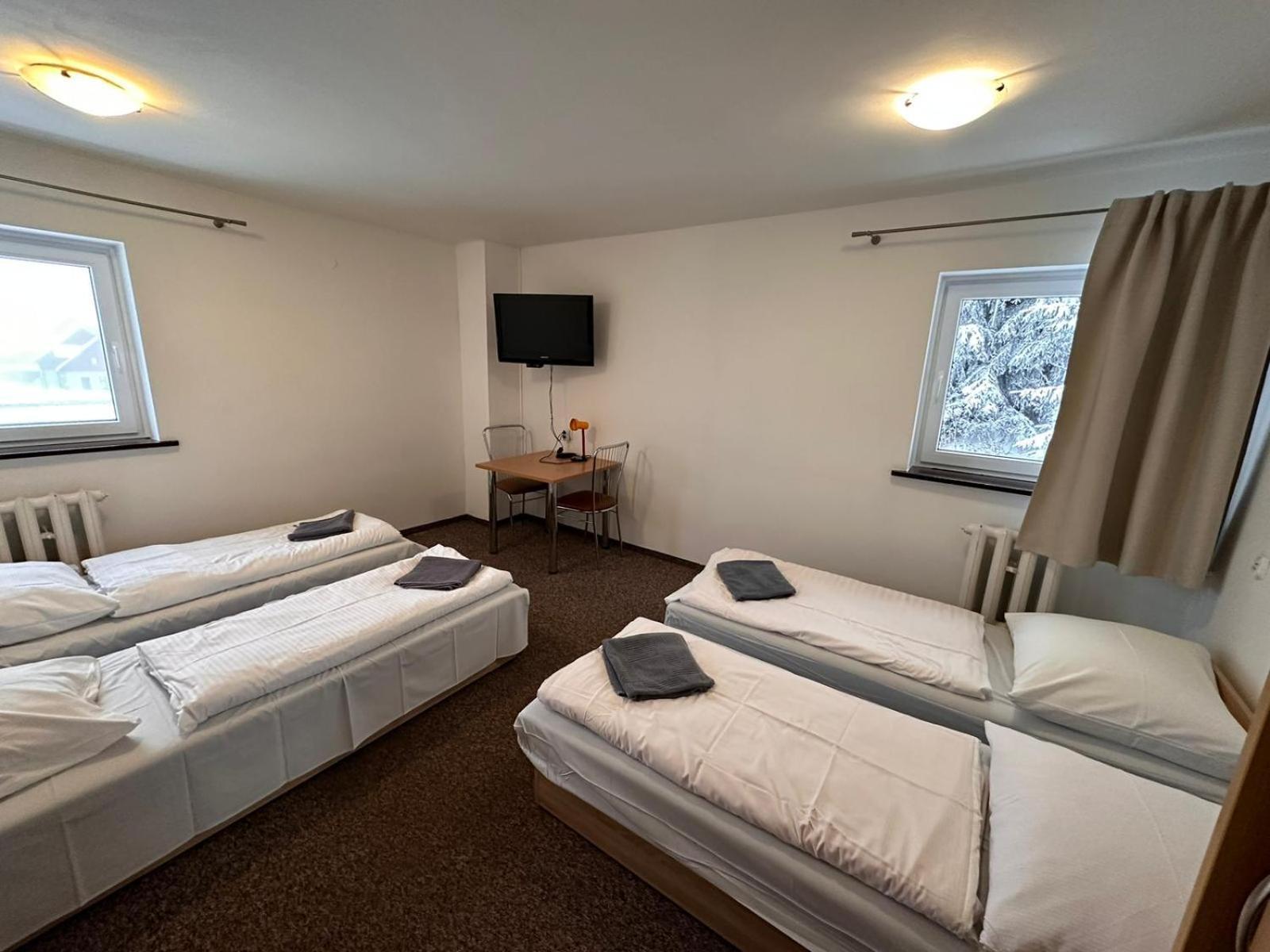 Straszny Dwor Hotel Duszniki Zdroj Ruang foto