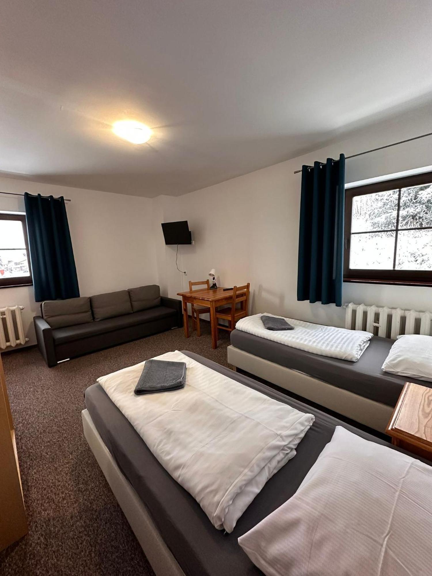 Straszny Dwor Hotel Duszniki Zdroj Ruang foto