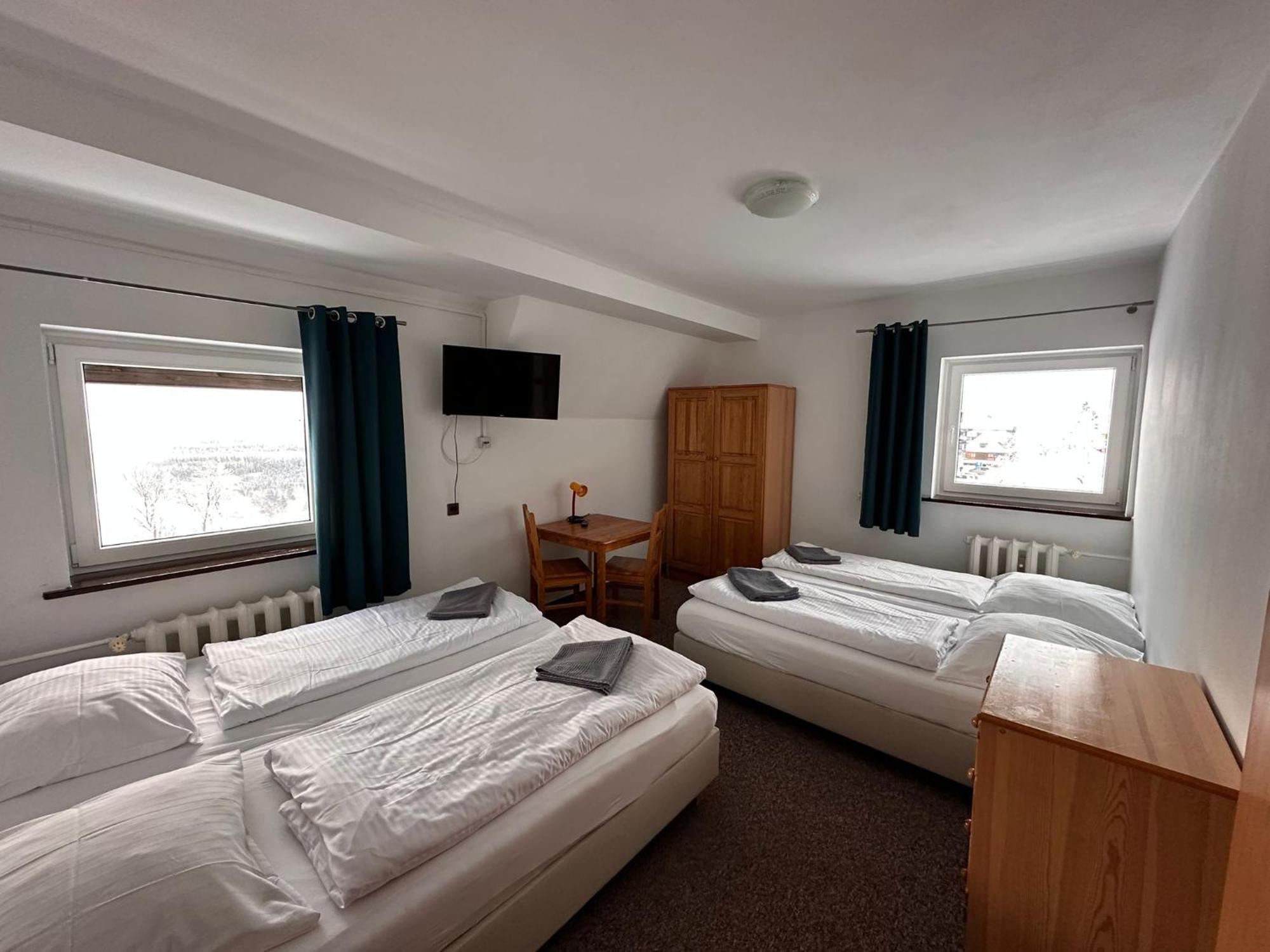 Straszny Dwor Hotel Duszniki Zdroj Ruang foto