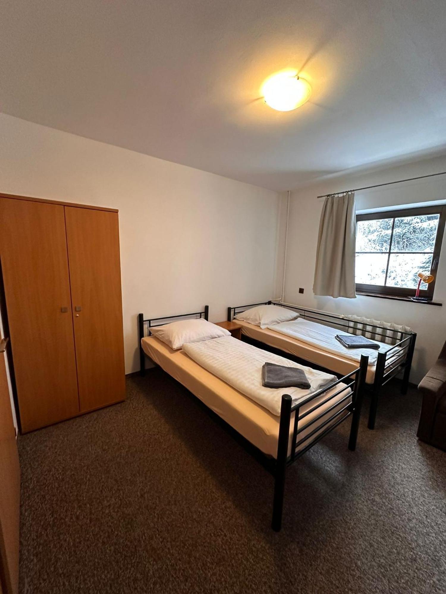 Straszny Dwor Hotel Duszniki Zdroj Ruang foto