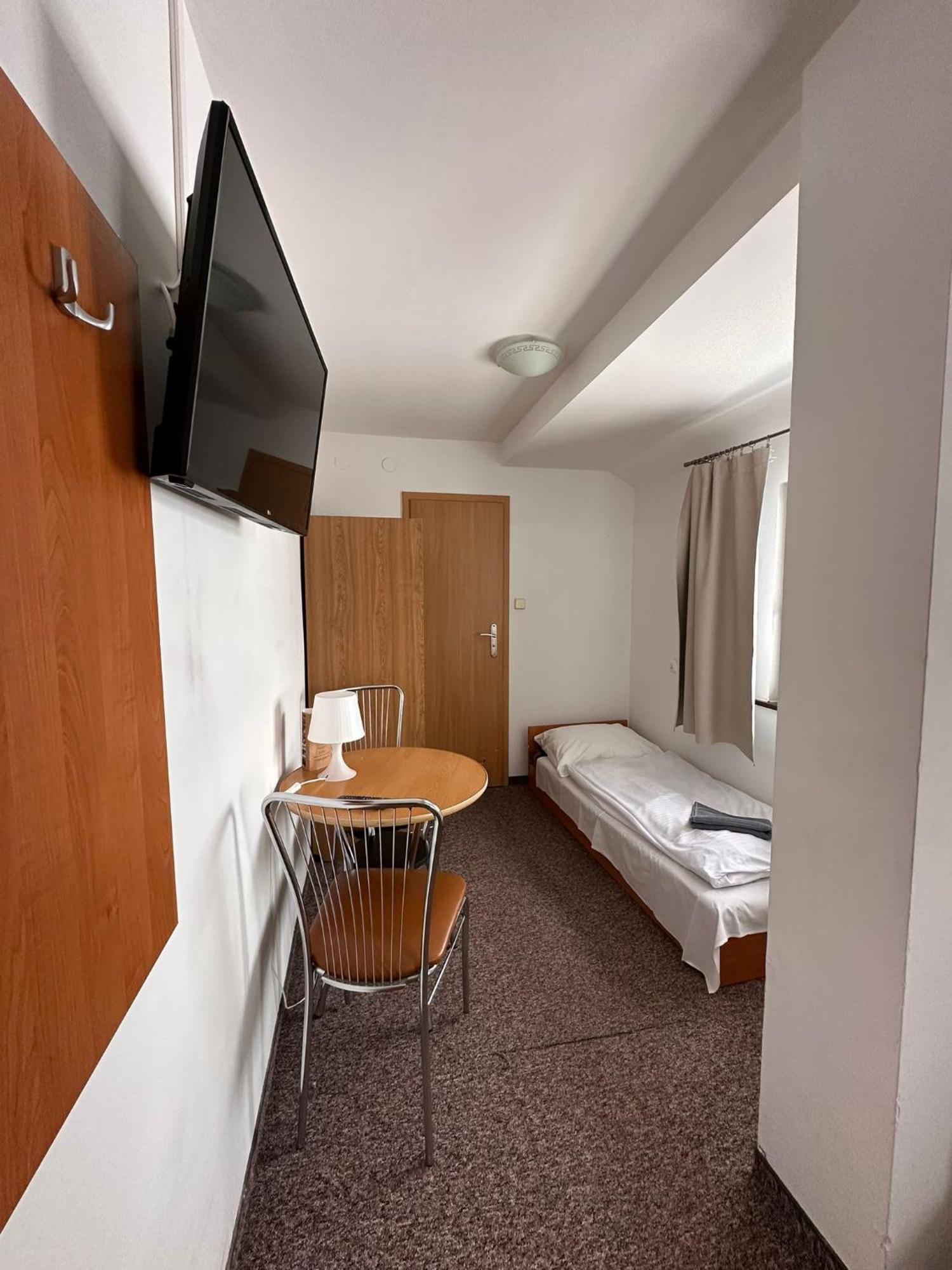 Straszny Dwor Hotel Duszniki Zdroj Ruang foto